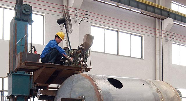 全自動焊接設(shè)備,工作效率高、焊縫平整、線條清晰